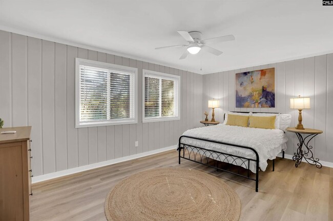 Building Photo - Renovated & Furnished Apartment in Quiet Rosewood Neighborhood