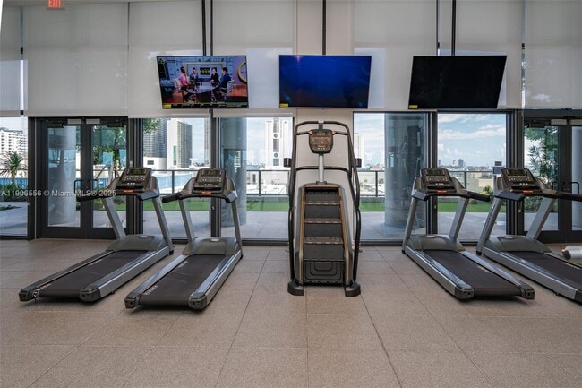 Building Photo - 1600 NE 1st Ave