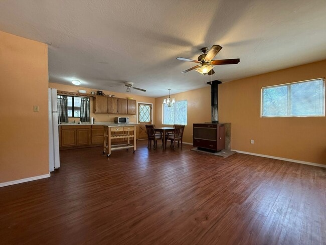 Building Photo - 2143 Cottontail Rd