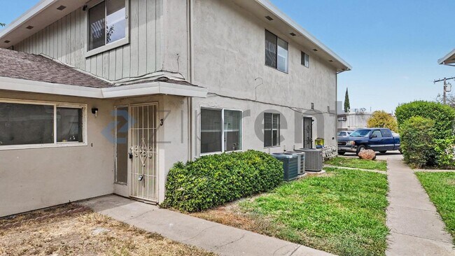 Building Photo - 4411 Greenholme Dr