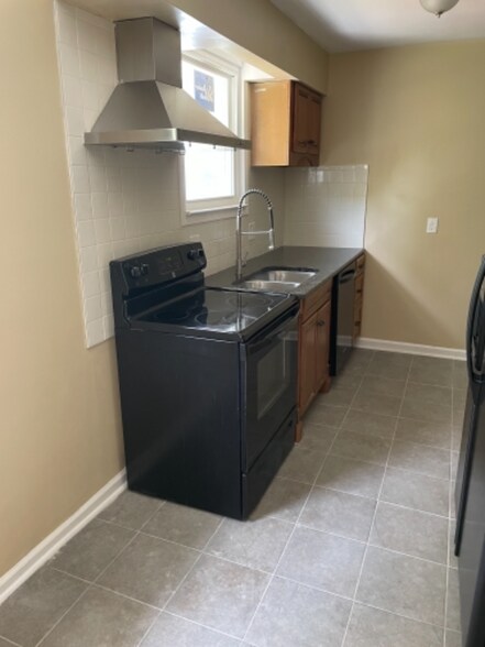 Building Photo - 3316 Cocoa Dr