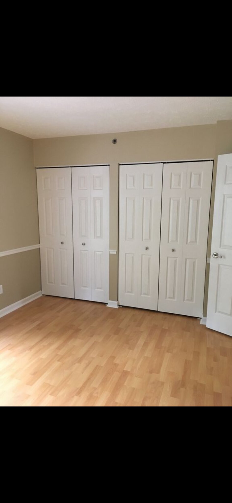 Building Photo - 1229 Meadowbrook Dr