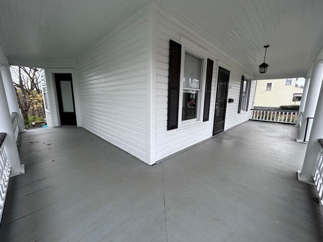 Building Photo - 1416 Campbell Ave SW