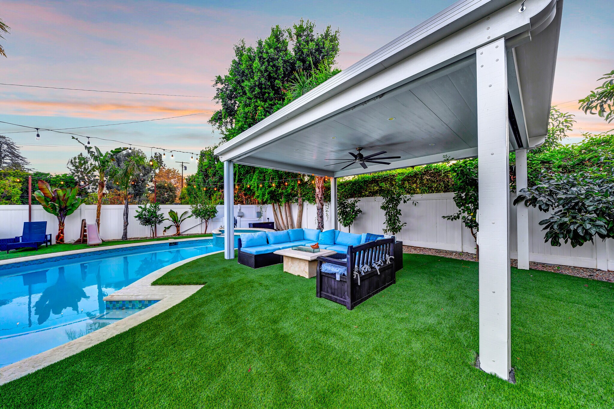 Building Photo - 5817 Ranchito Ave