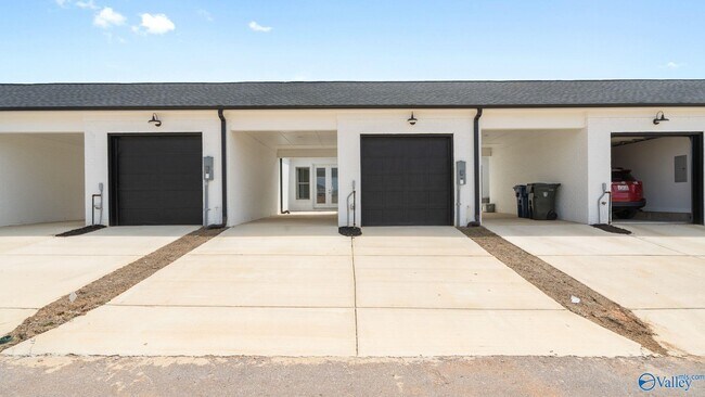 Building Photo - 333 Hay Rake Dr