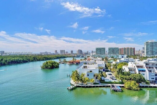Building Photo - 400 Kings Point Dr