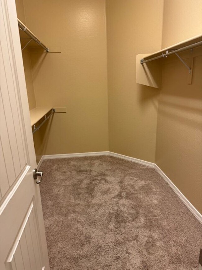 Building Photo - Beautiful 3 bedroom 2 bath 2 car garage home in Pronghorn Ranch!