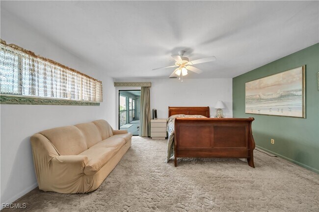 Building Photo - 1011 SE 40th St