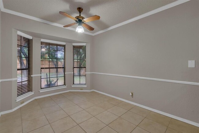 Building Photo - 7825 Silveridge Dr