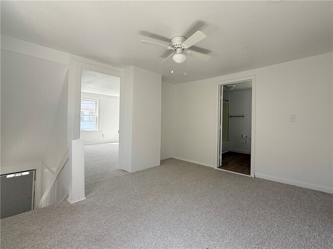 Building Photo - 408 Oak St