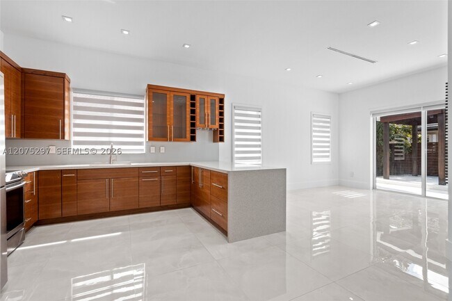 Building Photo - 15932 SW 101st Terrace