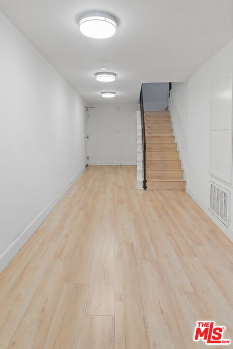 Building Photo - 10982 Roebling Ave