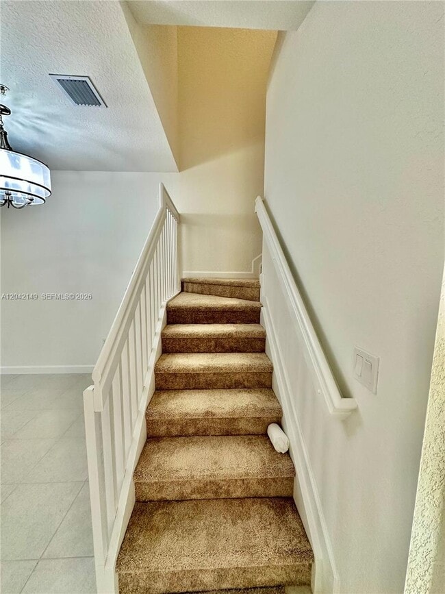 Building Photo - 114 SW 184th Ave