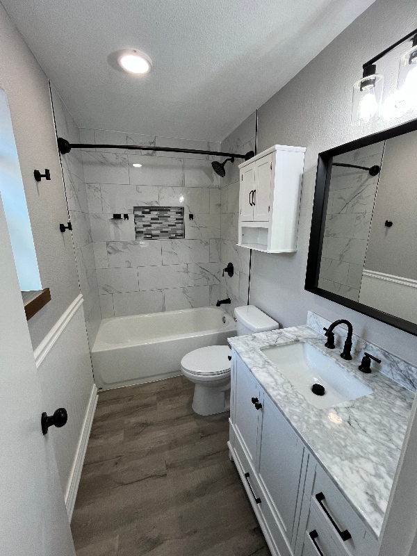 Building Photo - 837 Orleans Dr
