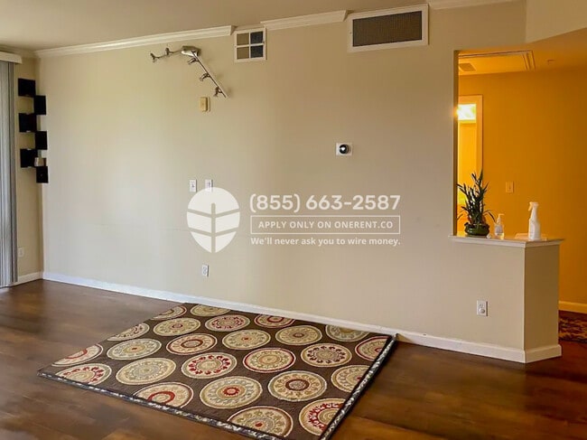 Building Photo - 38700 Tyson Ln