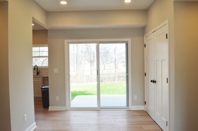 Building Photo - 1430 Village Lp