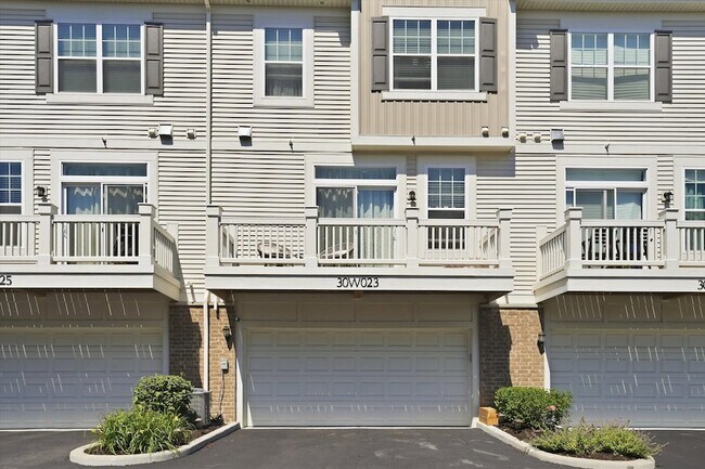 Building Photo - 30W003 Brayman Ct