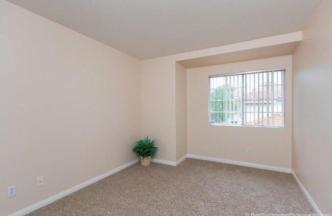 Building Photo - 10878 Creekbridge Pl