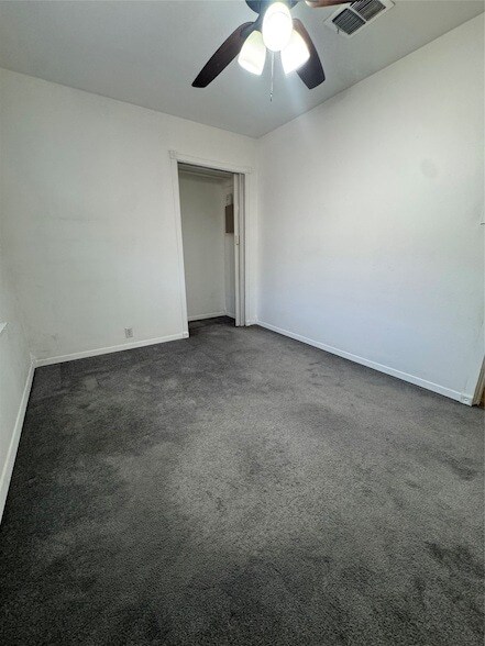 Building Photo - 935 Creager St
