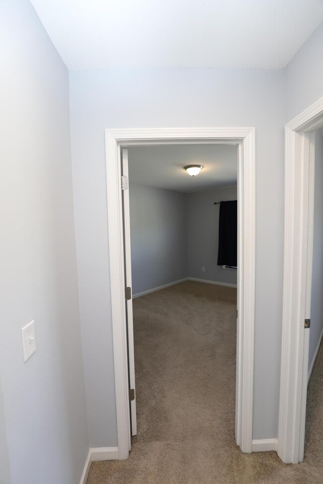 Building Photo - 1009 Providence Plantation Dr