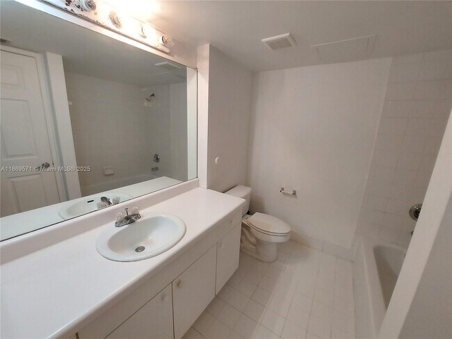 Building Photo - 2640 S University Dr