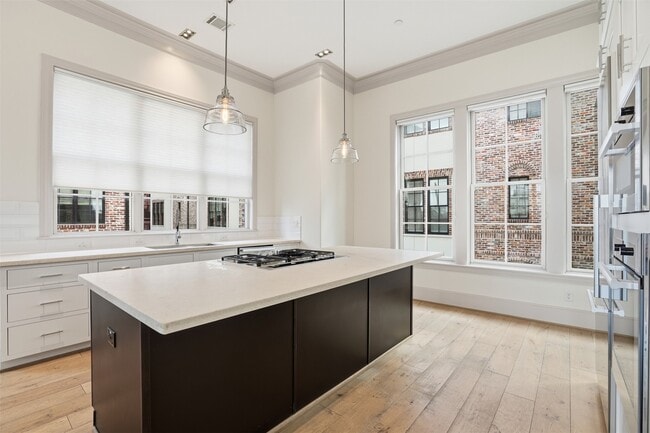 Building Photo - 19 Robita St