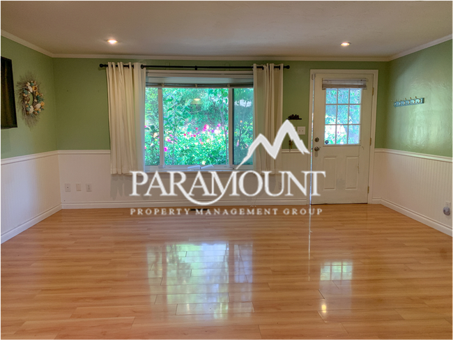 Building Photo - Adorable 2 Bed 1.5 Bath on Rocky Point!