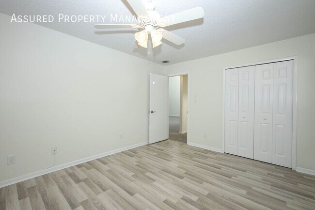 Building Photo - 301 Dryberry Way