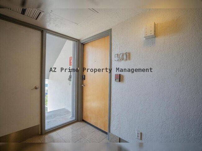 Building Photo - 805 N 4th Ave