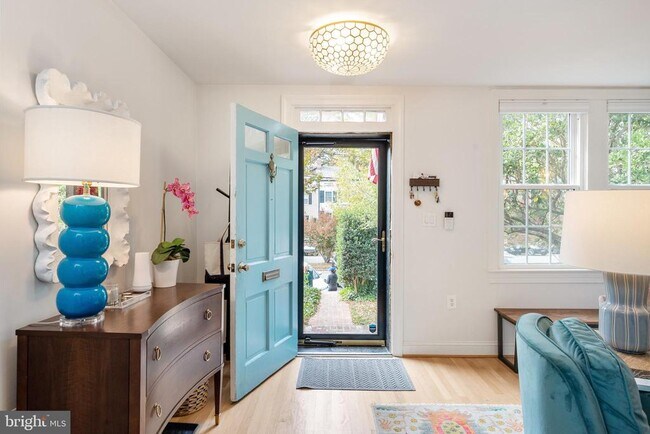 Building Photo - 822 S Royal St