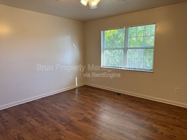 Building Photo - 5036 Willoway Dr