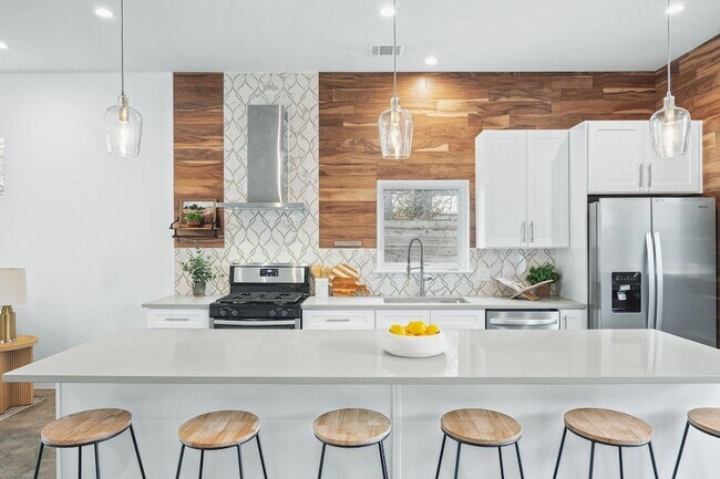 Building Photo - 1218 Eleanor St