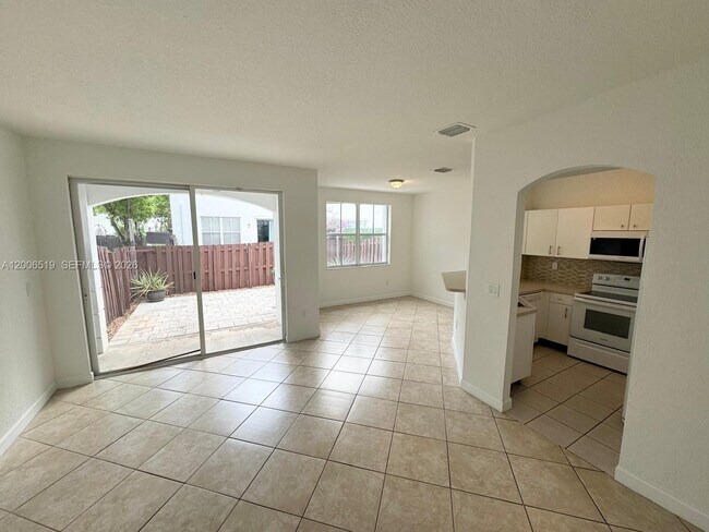 Building Photo - 8157 NW 108th Pl