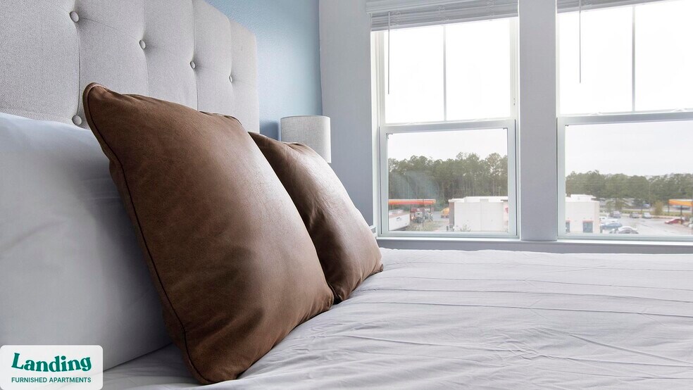 Building Photo - 12525 Tibbets Ln