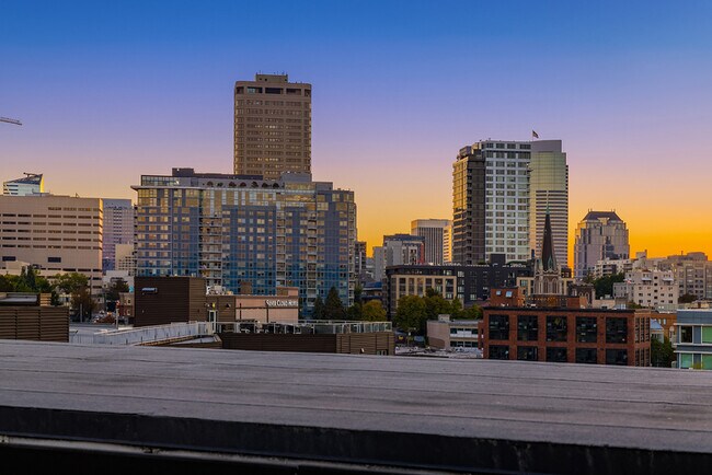 Building Photo - 1408 12th Ave