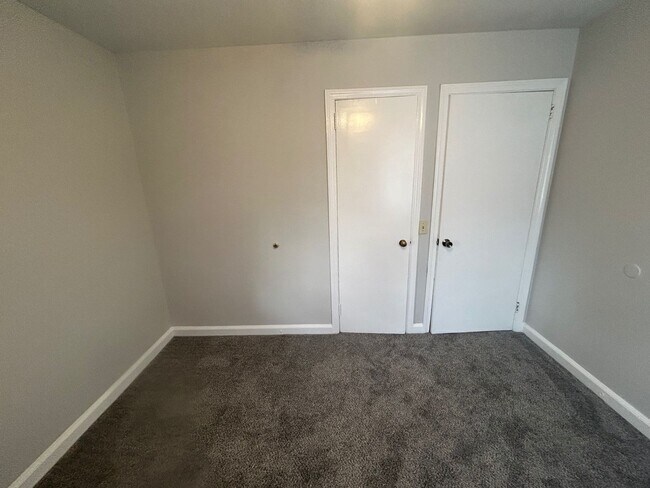 Building Photo - 3604 Hydrangea St