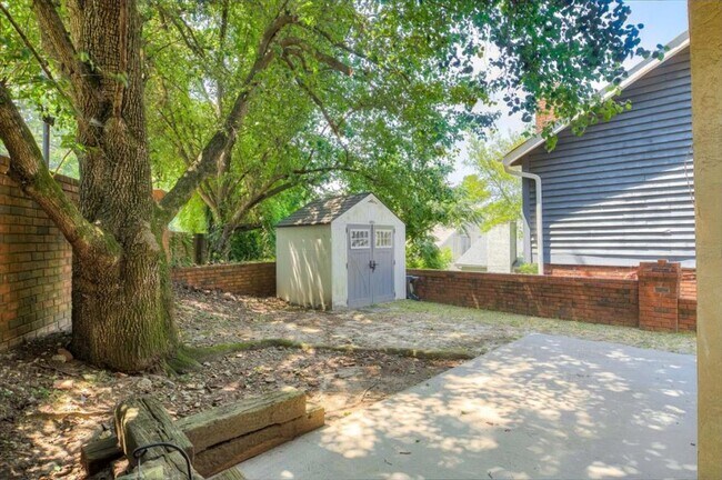 Building Photo - 705 Beacon Hill Ln