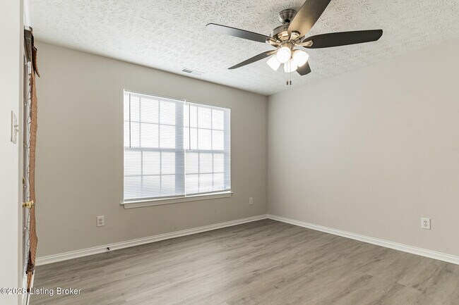 Building Photo - 7121 Blue Stream Ct
