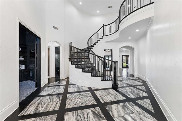 Building Photo - 2871 Creekwood Ln