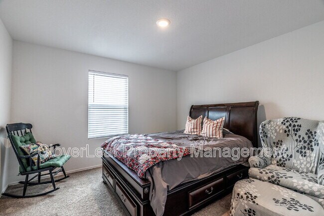Building Photo - 2847 Elion Dr