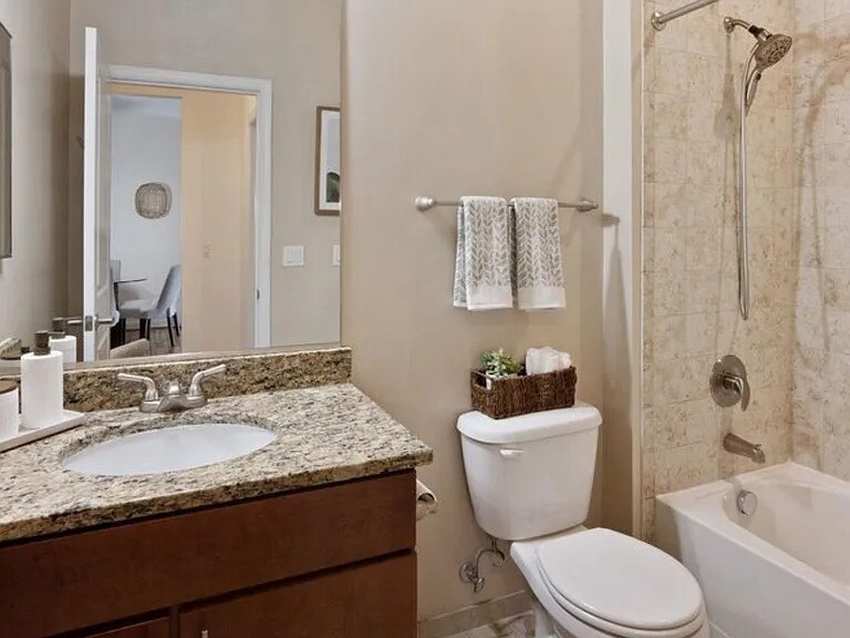 Building Photo - 2517 Sayles Pl SE