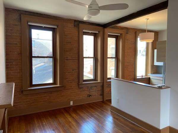 Building Photo - 1704 Campbell St
