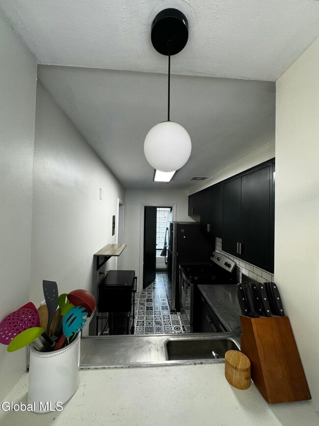 Building Photo - 612 Union St