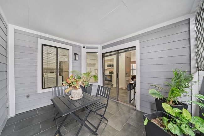 Building Photo - 3831 Landmark Dr