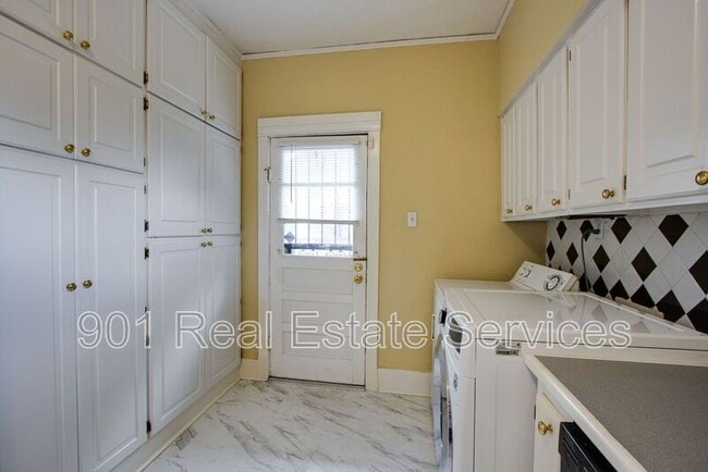 Building Photo - 257 Hawthorne St