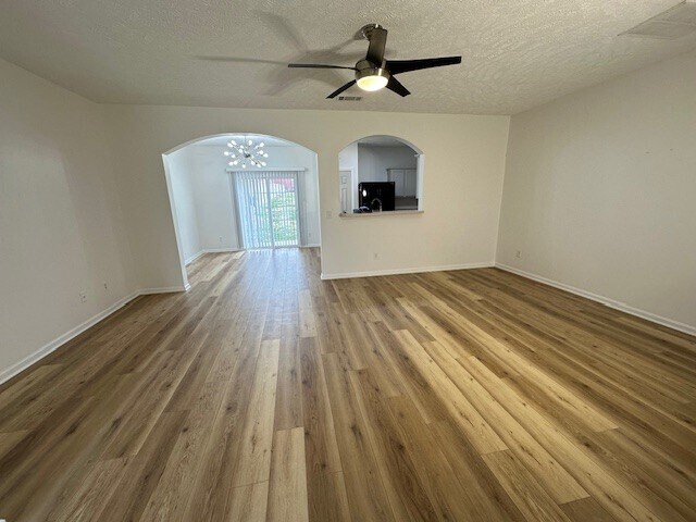 Building Photo - 8428 Charbay Cir