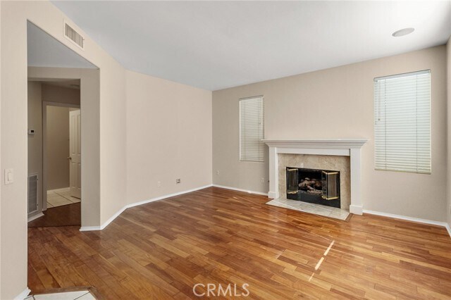 Building Photo - 104 Silver Fox
