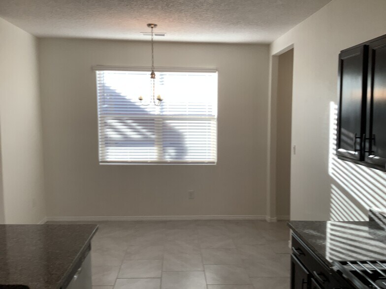 Building Photo - 2281 Solara Loop NE