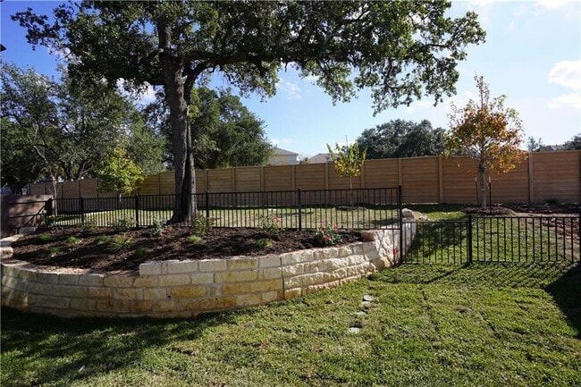 Building Photo - 600 C-Bar Ranch Trl
