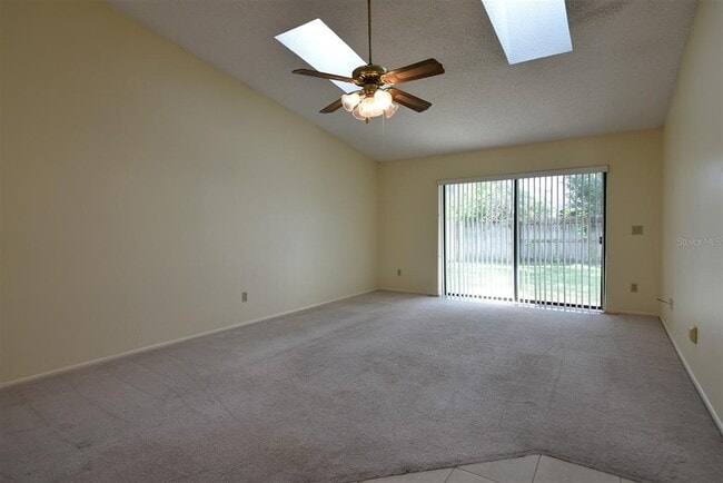 Building Photo - 1030 Alpug Ave
